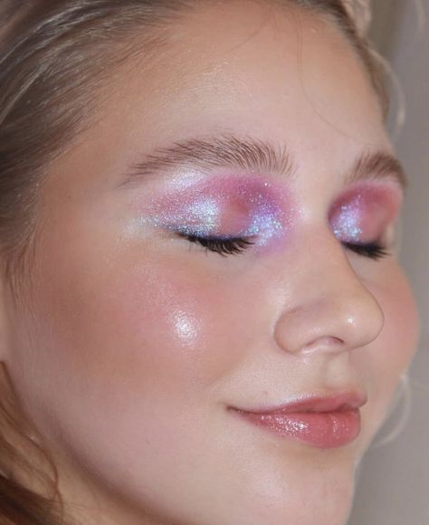 Colorful Hoco Makeup, Fairy Halloween Costumes Makeup, Pink Goddess Makeup, Barbie Inspired Costume, Purple Iridescent Makeup, Barbie Mermaid Costume, Pink Iridescent Makeup, Fairy Glam Makeup, Pink Party Makeup Look