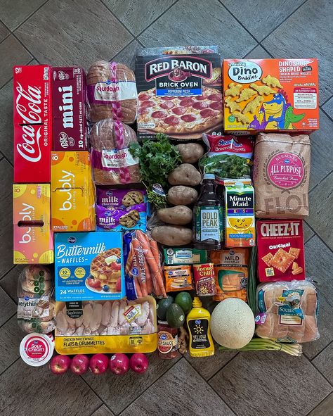 🛒 WEEKLY GROCERY HAUL + MEAL PLAN 🛒 Hi, I’m Alli and every week I share what I buy at the grocery store to feed my family of 4 for $150/week. My kids are 13 and 10, we live in San Diego and this food will feed us three meals a day for the next 7 days. This week I spent $132.12 and stayed under budget even though I did have a few unplanned items, like the wings. I didn’t need wings but this was a really great deal for 2.5 lbs. So I bought it and as soon as I got home I vacuum sealed them a... Groceries For The Week, Groceries Under $100, Shredded Beef For Tacos, Grocery Store Snacks, Sticky Asian Meatballs, Crock Pot Shredded Beef, Healthy Shopping List Grocery, Groceries On A Budget, Beef For Tacos