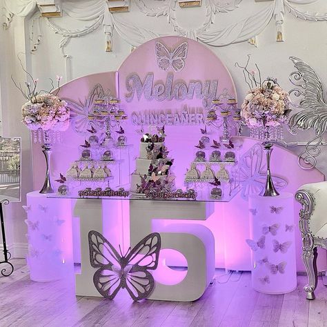 Sweet Sixteen Lilac Theme, Lavender Quinceanera Centerpieces, Purple Debut Theme, Quinceanera Nail Ideas, Purple Sweet 16 Decorations, 15 Decorations Ideas, Ideas 15 Años, Lavender Quinceanera Ideas, Purple Quinceanera Ideas