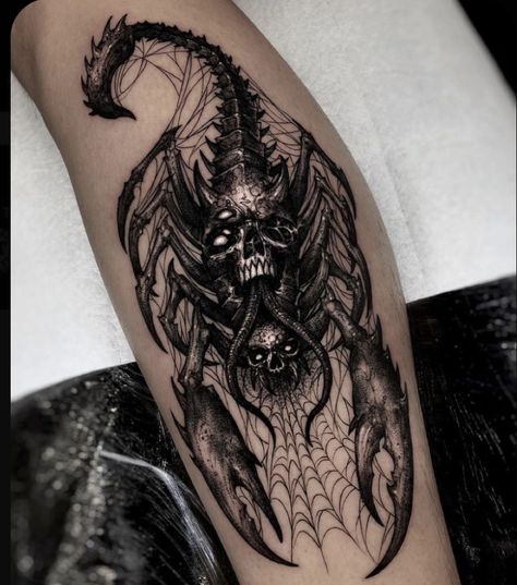 Stile Pin Up, Dark Feminine Tattoos, Skull Sleeve Tattoos, Insect Tattoo, Scary Tattoos, Scorpion Tattoo, Creepy Tattoos, Horror Tattoo, Tattoo Style Drawings