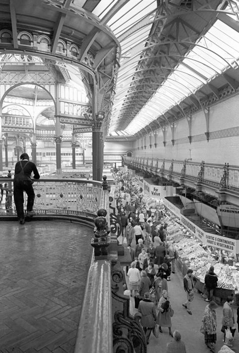 Leeds Market 1986 Taken by Martin Henson from the Market balcony Leeds Market, Lancaster England, Concrete Island, Social Photography, Setting Inspiration, Leeds City, Magic Lantern, Old Street, City Market