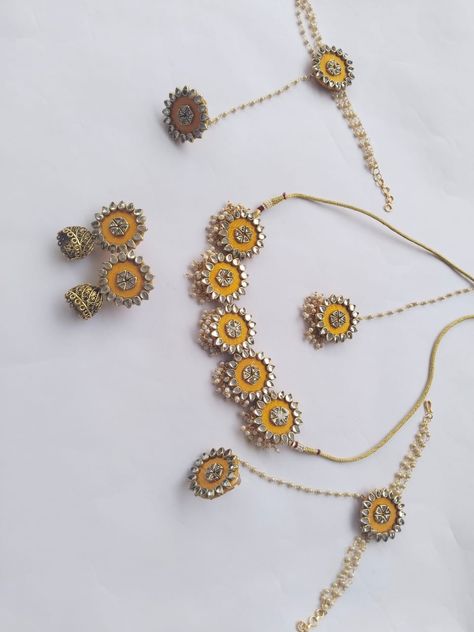 Full set for haldi ceremony Colors can be customized Jewellery For Haldi Ceremony, Handmade Haldi Jewellery, Shell Jwellery Haldi, Haldi Ceremony Jewellery, Haldi Jewellery Bridal, Earrings For Haldi, Diy Embroidery Earrings, Diy Kundan Jewellery, Jewellery For Haldi