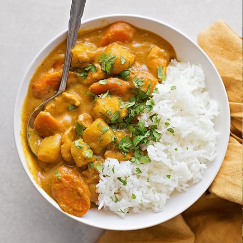 A simple, flavorful meal packed with protein and vegetables. This yellow coconut curry chicken is our go-to meal for busy weeknights or when we're cleaning out the fridge! Full recipe on lifemadesimplebakes.com #curry #yellowcurry #curriedchicken #thai #thaifood #easyrecipe #dinner #coconutmilk Yellow Coconut Curry, Coconut Curry Chicken Recipes, Lil Luna, Chicken Life, Vegetarian Curry, Coconut Milk Curry, Coconut Curry Chicken, Curry Dishes, Vegetable Curry