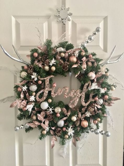 50 Rose Gold Christmas Decor Ideas so that your home tells a Sweet Romantic Story - Hike n Dip Rose Gold Christmas Wreath, Rose Gold Ornaments, Rose Gold Christmas Tree, Rose Gold Christmas Decorations, Dollar Store Christmas Decor, Rise Gold, Silver Christmas Decorations, Rose Gold Christmas, Dollar Store Christmas