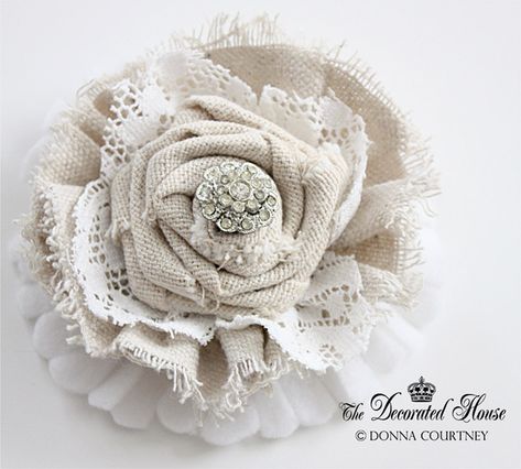 The Decorated House: ~ How to Make Fabric Flowers Continued ... DIY Tutorial. Step by Step Instructions Make Fabric Flowers, Making Fabric Flowers, Diy Flores, Material Flowers, Fleurs Diy, Fabric Flower Tutorial, Walnut Cake, Handmade Flowers Fabric, Burlap Flowers