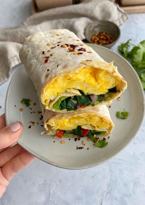 I love incorporating eggs for breakfast because they are a great source of protein and will keep you feeling satisfied all morning. I’ve been loving these lavash wraps for all the things recently, so I decided to put them with some scrambled eggs for the best combination. Wrap Meal Prep, Healthy Desayunos, Breakfast Wrap, Eggs For Breakfast, Healthy Wraps, Breakfast Wraps, Balanced Breakfast, Veggie Wraps, Healthy Food Inspiration