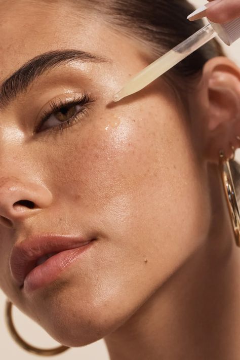 Remove Skin Tags Naturally, Celebrity Skin Care, Glow Skin, Beauty Shoot, Skin Care Brands, Vanessa Hudgens, Madison Beer, Perfect Skin, Clean Beauty