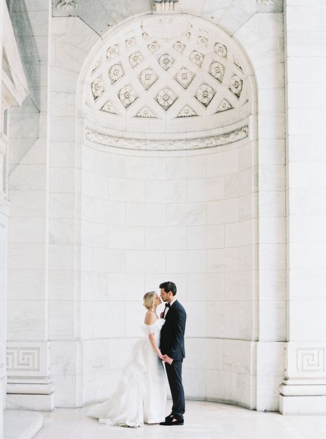 New York Public Library Engagement Shoot, Nyc Public Library Photoshoot, New York Public Library Engagement Photos, New York City Engagement Shoot, Nypl Engagement Photos, New York Public Library Photoshoot, New York City Engagement Photos, New York Public Library Wedding, Nyc Picture Ideas