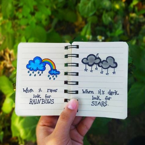 Idea Of You, Things To Draw In Diary, Simple Doodles Drawings Creative Journal Ideas, Mini Diary Ideas Creative, Mini Sketch Book Ideas, Small Journal Ideas Mini Books, Mini Diary Drawing, Small Diary Ideas Creative, Mini Diary Ideas