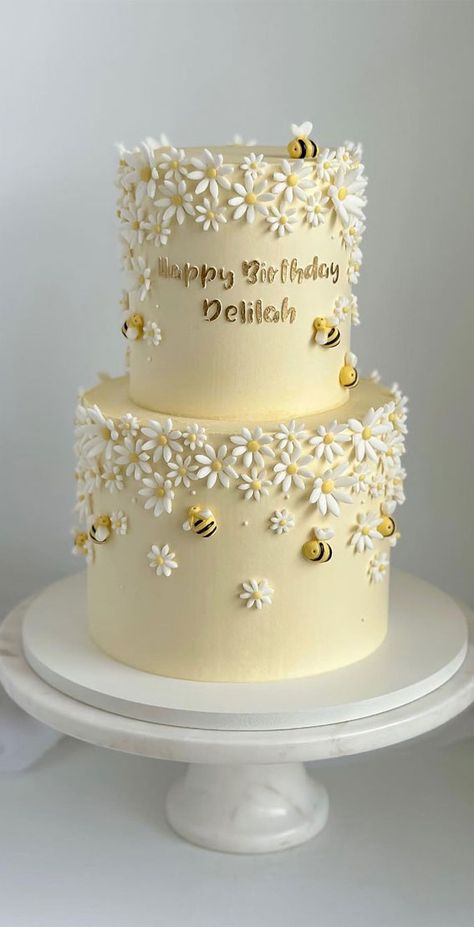 Wedding Cakes With Daisies, Cakes For Celebrations, Purple Daisy Birthday Cake, Daisy Inspired Cake, Flower Cake Yellow, Bees Birthday Cake, Bee Bday Cake, Bee Sheet Cake Ideas, Birthday Cake With Daisy Flowers