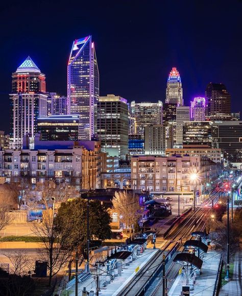 CLTGuide on Instagram: “Charlotte ❤️ 🤍 💙 📸 @mylesperhour_photography” North Carolina, Oil Paintings, Funny Videos, Charlotte Skyline, Charlotte City, City Skylines, Urban Aesthetic, Cityscape Art, City Skyline