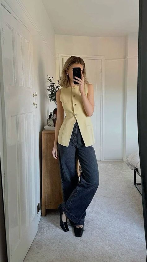 Waistcoat Outfit, Minimalist Outfits, Look Formal, Flats Outfit, Corporate Outfits, Elegante Casual, Wardrobe Outfits, Looks Street Style, Dinner Outfits