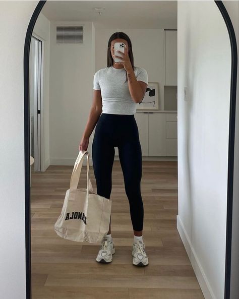 Gym Outfits, Gymwear Outfits, Mode Hipster, Gym Attire, Mode Zara, Cute Gym Outfits, Cute Workout Outfits, Gym Fits, Workout Fits