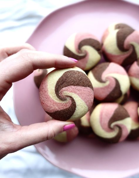 It all begins with an idea. Neopolitan Swirl Cookies, Swirled Sugar Cookies, Complicated Cookie Recipes, Neapolitan Swirl Cookies, Pretty Cookies Recipe, Flat Cookies Recipe, Colourful Christmas Cookies, Pretty Christmas Cookie Recipes, Technicolor Cookies