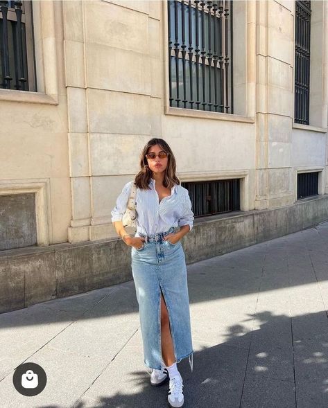 Denim Long Skirt Outfit, Long Denim Skirt Outfits, Skirt Outfits For Women, Long Denim Skirt Outfit, Denim Skirt Trend, Fashion Dresses For Women, Samba Outfit, Long Jean Skirt, Denim Skirt Outfits