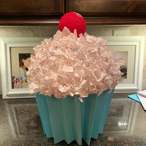 Girls Valentines Boxes, Diy Valentines Box, Kids Valentine Boxes, Valentine Card Box, Valentine Day Boxes, Giant Cupcakes, Candy Land Christmas Decorations Diy, Valentines Cupcakes, Candy Land Christmas Tree