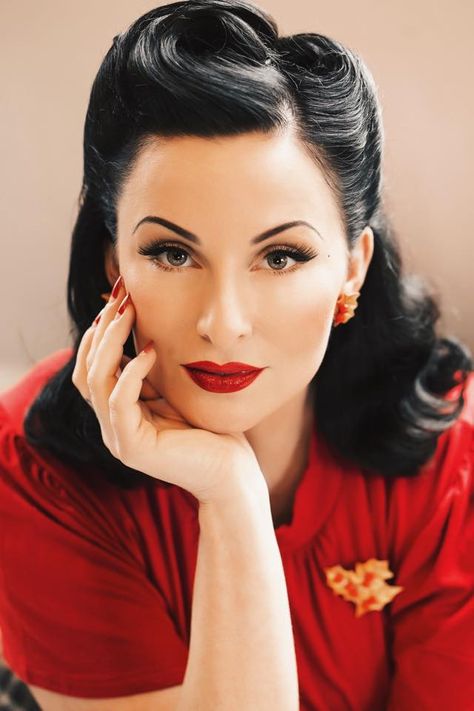 Retro Style! Stile Pin Up, Cabelo Pin Up, Mode Rockabilly, Rockabilly Mode, 1950s Hairstyles, 50s Hairstyles, Estilo Pin Up, 1940s Hairstyles, Smink Inspiration