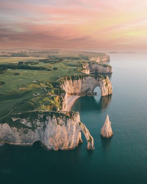 Etretat France, Best Cameras For Travel, France Aesthetic, Travel Photography Inspiration, Normandy France, Rooftops, Beautiful Scenery, Travel Inspo, France Travel