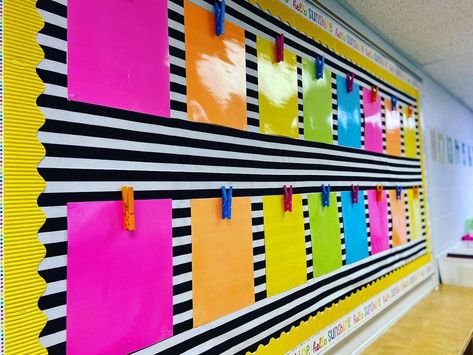 Student Work Wall, Student Work Bulletin Board, Student Work Display, Classroom Art Display, Classroom Organization Elementary, Prek Classroom, Class Displays, Art Classroom Decor, 3rd Grade Classroom