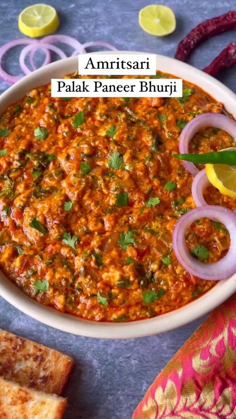 Spinach Paneer, Paneer Bhurji, Pav Bhaji Masala, Spicy Snacks Recipes, Healthy Indian Recipes, Breakfast Recipes Indian, Vegetarian Fast Food, Tastemade Recipes, Chaat Recipe