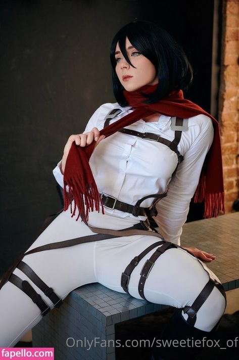 Sweetie Fox es Mikasa Sweetie Fox, Mikasa Cosplay, Fox Girl, Star Wars Women, Female Anatomy, Anime Warrior, Warrior Girl, Cosplay Anime, Attack On Titan