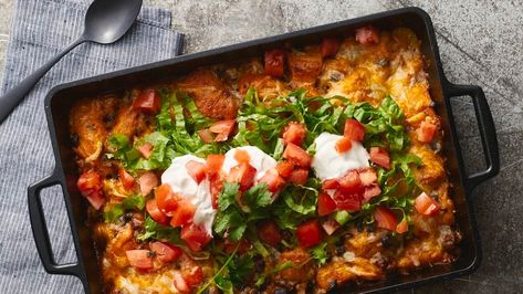 Try this easy-prep Mexican casserole with bubble-up biscuits. Add your favorite fresh toppings. Quick Biscuits, Pillsbury Recipes, Taco Bake, Mexican Casserole, Taco Casserole, Bubble Up, Minestrone, Easy Weeknight, Chicken Casserole