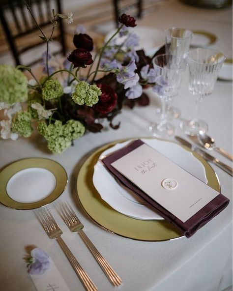 laFélicitè on Instagram: "Embracing the power of color, this high-end intimate wedding in Rome dares to go beyond traditional palettes. The table setting becomes a canvas of bold and vibrant hues, weaving together the rich intensity of green and plums with the soft subtlety of ivory and lilac. This striking contrast adds an unexpected depth and visual excitement to the scene, elevating the overall ambiance and leaving a lasting impression.

As seen in @thewed

Concept & Design : @marigiuliasellaweddings @motifloral
Venue : @villabrasini489
Wedding planner : @marigiuliasellaweddings
Photographer : @elisarinaldiphoto
Video : @arweddingfilm
Floral design : @motifloral
HMUA : @linda.lynn.mua
Dress : @annikamaria_official
Stationery : @studiolafelicite
Rentals : @cherubinigup
Bridal accessori Green And Plum Wedding, Plum And Green Wedding, Plum Color Palette, Wedding In Rome, Plum Wedding, Wedding Aesthetic, Plum Color, Xmas Party, Green Wedding