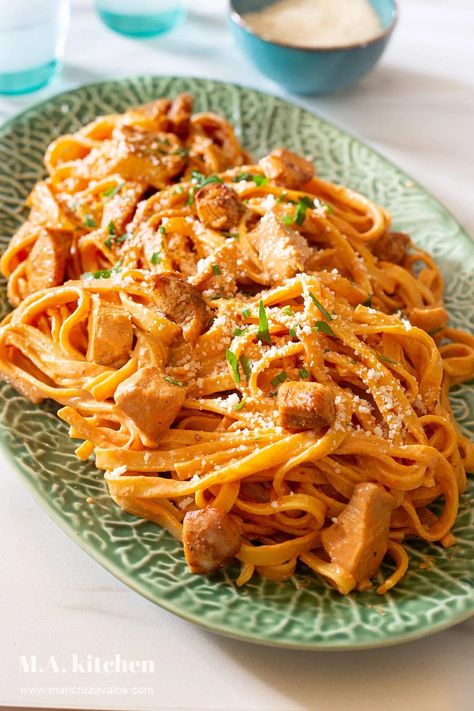 Spicy Chicken Chipotle Pasta Recipe - Maricruz Avalos Kitchen Blog Chipotle Pasta Recipes, Chicken Chipotle Pasta, Pasta Mexicana, Spicy Chicken Chipotle Pasta, Chipotle Chicken Pasta, Chipotle Pasta, Chicken Chipotle, Italian Recipes Appetizers, Chicken Pasta Dishes