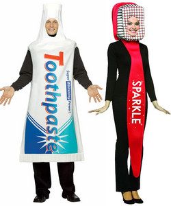 Couples Fancy Dress, Cute Couples Costumes, Run Disney Costumes, Vintage Halloween Photos, Best Couples Costumes, Toothbrush And Toothpaste, Couple Costume, Running Costumes, Dental Humor