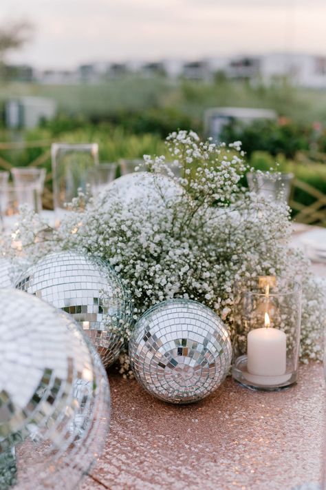 Christmas Table Baby’s Breath, Mini Disco Ball Centerpiece, Disco Engagement Party Ideas, Disco Elegant Party, Disco Balls Party Decor, Crazy In Love Engagement Party, Nye Wedding Table Decor, Disco Ball And Candles, Disco Ball On Table