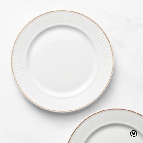 #dishes #elegantstyle #autumn #autumnvibes #autumnaesthetic #elegance #classic @shopLTK #liketkit #ltkhome #ltkholidaystyle #ltkholidayathome #ltkfamily #ltkstyletip Fall Dinnerware, Pumpkin Platter, Festive Meals, Ceramic Mixing Bowls, Modern Plates, Classic Salad, White Dinner Plates, Kitchenware Store, Mixing Bowls Set