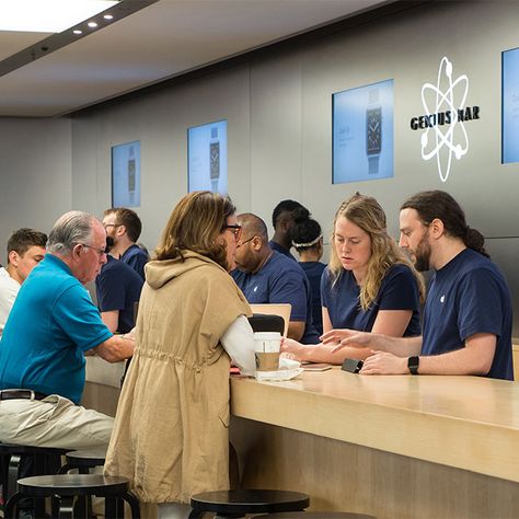 The Default Setting Every Apple Store Employee Loves Because It Makes Your iPhone Run Like Brand New - SHEfinds Personal Identity, Apple Employee, Mobile Accessories Shop, Apple Company, Iphone Store, Employee Uniform, Laptop Service, Apple Shop, Retail Signage