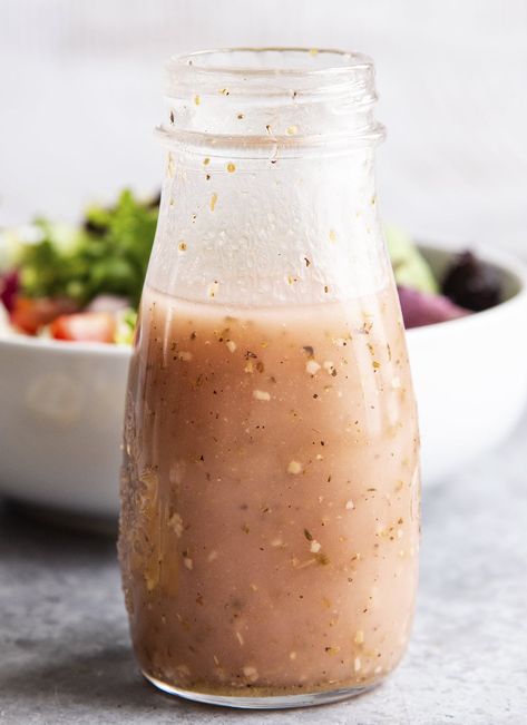 Salads Dressing, Greek Salad Dressing Recipe, Salad Italian, Amazing Salads, Italian Dressing Recipes, Homemade Dressings, Vinegar Salad Dressing, Homemade Italian Dressing, Greek Salad Dressing