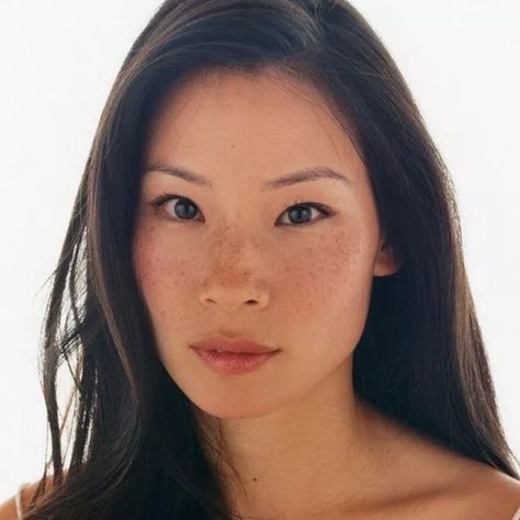 Lucy Liu, Aesthetic People, Celebrity Photos, Celebrities Female, Pretty Woman, Face And Body, Beauty Women, Asian Beauty, Pretty People