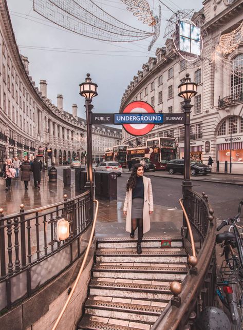 25 Instagrammable Christmas Spots in London Underground Train, London In December, London Dreams, London Baby, London Aesthetic, London Pictures, London Christmas, City Of London, London Places