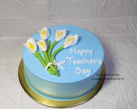 Cake Design For Teachers Day, Teacher Cakes Ideas Birthday, Birthday Cake For Teacher, Teachers Day Cake Design, Teachers Day Cake Ideas, Teacher Theme Cake, Kue Hari Guru, Teacher Birthday Cake, Simple Anniversary Cakes