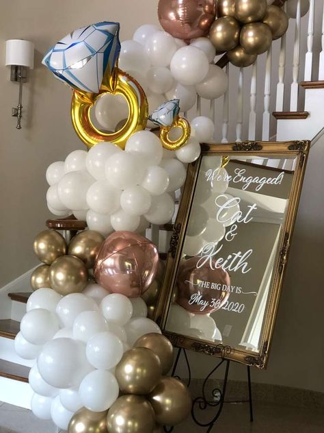 Engagement Party Ideas Surprise, Engagement Party Bride Outfit Ideas, Picture Display For Engagement Party, Easy Engagement Party Decorations, Balloons For Engagement Party, Outside Engagement Party Ideas, Engagement Decore Ideas, Engagement Party Centerpieces Elegant, Outdoor Engagement Party Table Decor