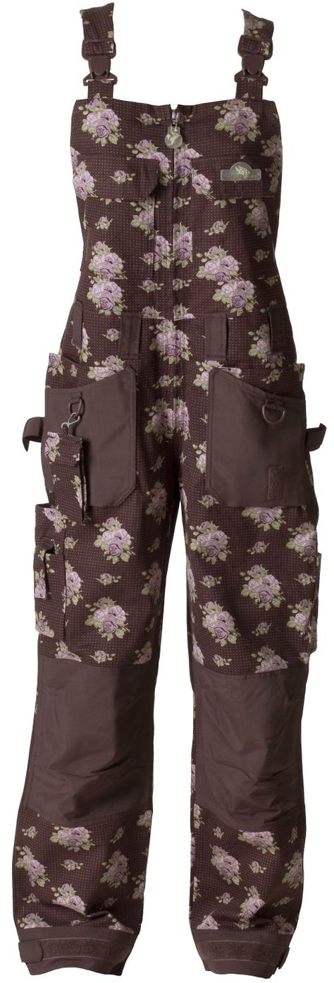 Looking for something to wear in the garden that comfortable.....this may have possibilities. Good ideas for me to make myself a pair of gardening overalls. Gardening Overalls, Garden Clothes, Gardening Clothes, Garden Outfit, Farm Fashion, Gardening Gear, Garden Junk, Gardening Outfit, Garden Girls