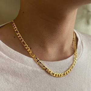 Man Gold Bracelet Design, Mens Gold Chain Necklace, Gold Necklace For Men, Real Gold Chains, Thick Chain Necklace, Gold Chain Choker, Gold Chain Design, Mens Gold Jewelry, Figaro Chain Necklace