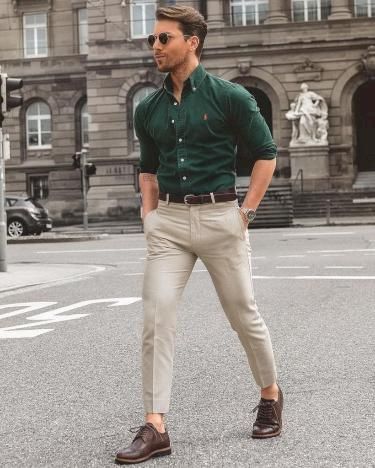 Men Work Outfits, Business Casual Outfits For Men, Irish Shirts, Best Business Casual Outfits, Khakis Outfit, Mens Business Casual Outfits, Formal Men Outfit, Formal Mens Fashion, Stylish Men Casual