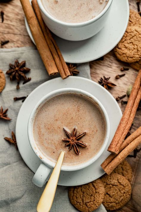 Chai Tea Photography, Chai Aesthetic Photography, Fall Latte Aesthetic, Chai Latte Aesthetic, Chai Aesthetic, Latte Aesthetic, Chai Latte Mix Recipe, Chai Spice Mix, Iced Chai Latte