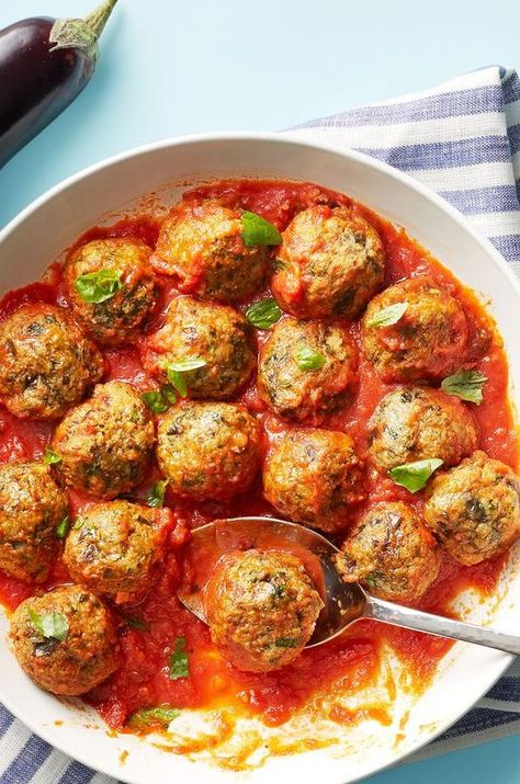 christmas appetizers eggplant parmesan meatballs Eggplant Balls, Easy Thanksgiving Appetizers, Super Bowl Snack Recipes, Super Bowl Snack, Salmon Bites Recipe, Best Thanksgiving Appetizers, Easy Super Bowl, Thanksgiving Appetizers Easy, Parmesan Meatballs