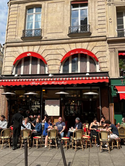 How to Do Paris Like a Local - wit & whimsy Paris Like A Local, Coffee In Paris, American Logo, How To Order Coffee, Bike Lane, River Bank, Tourist Trap, Champs Elysees, Local Restaurant