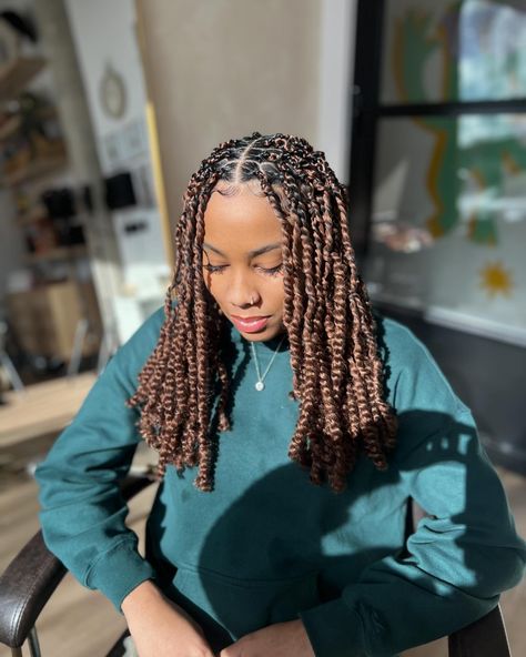 Cute snapshots of our girl @_.brianna.g_ in her passion twists Style: Short Small Passion Twists (colour #30) To book click the link in my bio or visit my website www.cocoastouch.co.uk #passiontwistondon #eastlondonbraider #passiontwistseastlondon #brownpassiontwists #shortpassiontwists Small Passion Twists, Short Twists, Passion Twists, Twist Style, Recipes From Heaven, Our Girl, Pretty Hairstyles, Locs, My Website