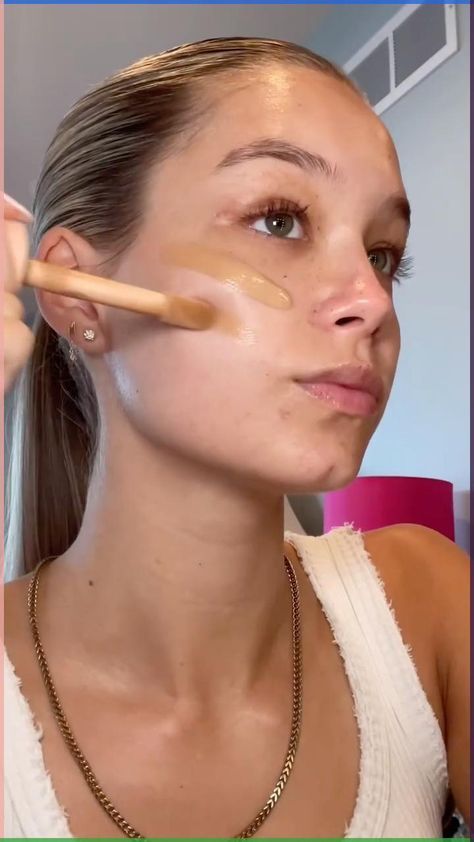 Makeup Dewy Glow, Hoco Makeup Ideas Tutorial, How To Get Flawless Makeup, Scandi Makeup Tutorial, Rachel Green Makeup Tutorial, How To Get Makeup To Last All Day, Good Foundation Makeup, Scandinavian Makeup Tutorial, Simple Makeup Videos