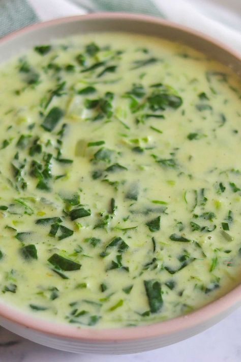 Creamy Spinach Soup Cream Of Spinach Soup Easy, Cream Spinach Soup, Keto Spinach Soup, Cream Of Spinach Soup Recipe, Spinach Bisque Soup, Creamy Garlic Soup, Spinach Soup Recipe Creamy, Soups With Spinach, Easy Spinach Soup