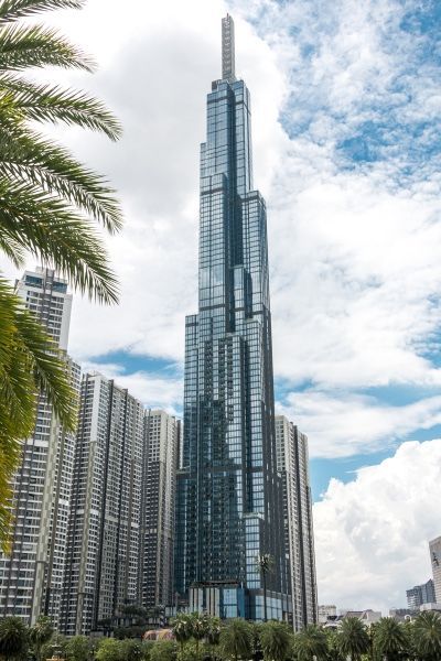 Vinhomes Central Park located in one of the prime locations in the center of Ho Chi Minh City and connects some of the popular residential areas in town. 

I suggest hopping on one of two observation houses right near the Saigon river - look for a central lawn facing the Landmark 81 tower. From upstairs you will find one of the best spots and views to take photos. But literally, the Vinhomes Central Park itself is just one big photo spot. Ho Chi Minh City, Central Park, Landmark 81, Big Photo, Instagrammable Places, Ho Chi Minh, Burj Khalifa, Great Pictures, Willis Tower