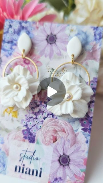 Studio Niani | Polymer Clay Earrings on Instagram: "Make these cute flower earrings with me 🥰 #bestsellers

I'm so sorry for the crazy brightness madness in the video 😅 I have a new phone, and I hate it! 😆 All these pro features and stuff, apparently I'm noob 😬🤪

Anyway, I hope you like the earrings 😗
.
.
.
#polymerclayearrings #polymerclayflowers #earringsmaker #polymerclaytutorial #ohrringe #schmuckliebe" Flower Clay Earrings Diy, Flower Earrings Polymer Clay, Earrings Clay Polymer, Polymer Clay Earrings Flowers, Polymer Clay Earrings Diy Ideas, How To Make Polymer Clay Earrings, Polymer Clay Earrings Diy, Cute Clay Earrings, Flower Earrings Diy