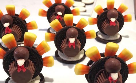 Oreo Turkey Cookies, Thanksgiving Oreo Turkeys, Cute Thanksgiving Desserts, Oreo Turkey, Thanksgiving Turkey Cookies, Target Food, Turkey Treats, Thanksgiving Snacks, Turkey Cookies