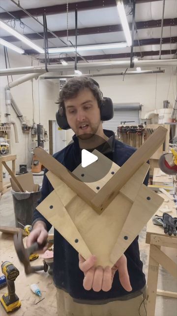 89K views · 2K likes | Thomas Orr on Instagram: "A simple corner clamping jig you can make out of scrap.  . I’ve seen this one floating around and figured I’d do a quick vid on it in case anyone was interested!  . . . #woodworking #woodprojects #woodworker #woodwork #woodworkingjigs #woodworkingcommunity #woodworkingtips" Wood Shop Jigs, Clamps For Woodworking, Woodworking Tips And Tricks, Summer Wood Crafts, Woodworking Room, Scrap Wood Projects Diy, Scrap Wood Ideas, Simple Wood Projects, Woodworking Gift Ideas